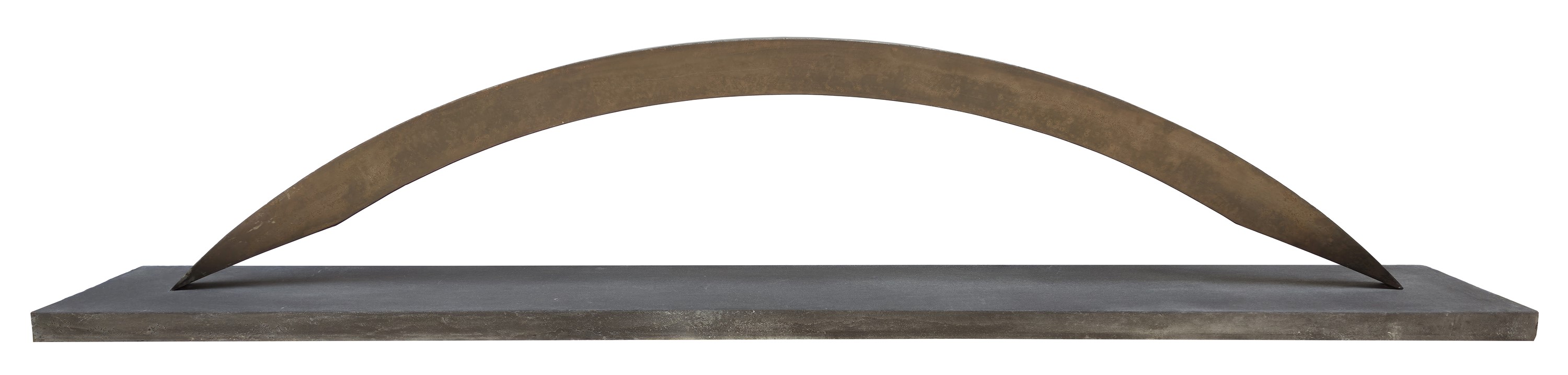 Mauro Staccioli - Senza titolo (arco rovesciato), ferro su base di legno