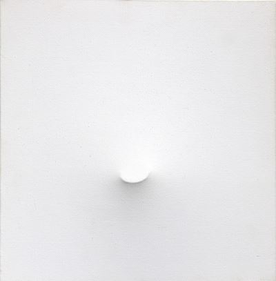 Un ovale bianco